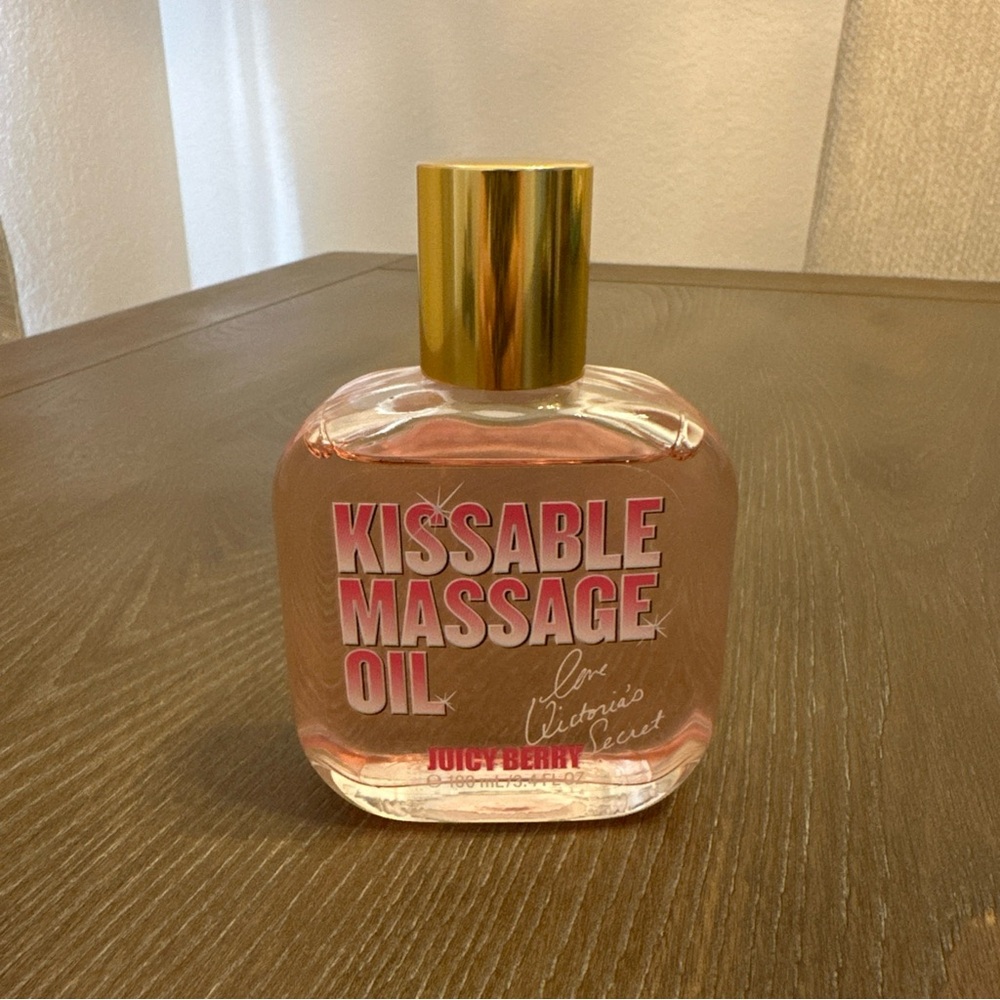 Victoria's Secret RARE Kissable Massage Oil Juicy Berry 3.4‎ fl oz / 100 mL NEW